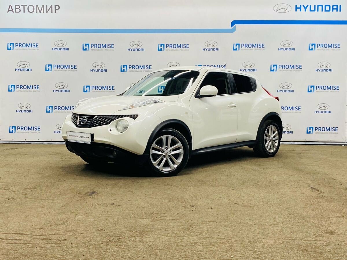 Купить б/у Nissan Juke I 1.6 CVT (117 л.с.) бензин вариатор в Новосибирске: белы