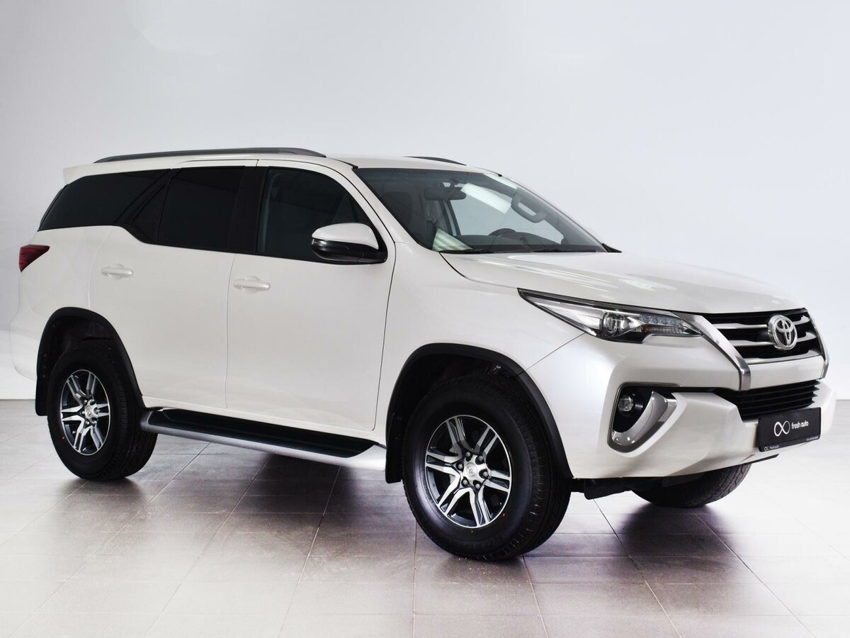 Land Cruiser Fortuner 2019