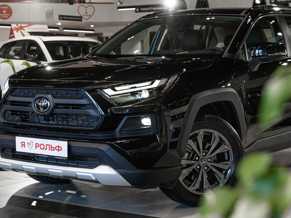 2025 Toyota RAV4 V (XA50), чёрный - вид 2