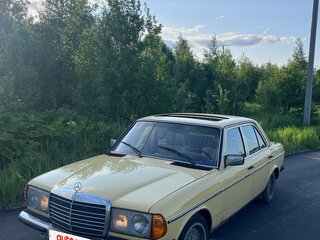 1980 Mercedes-Benz W123 230, жёлтый, 370000 рублей, вид 1
