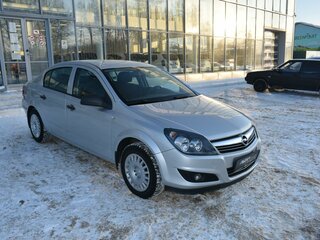 2013 Opel Astra H Рестайлинг, серебристый, 748000 рублей, вид 1