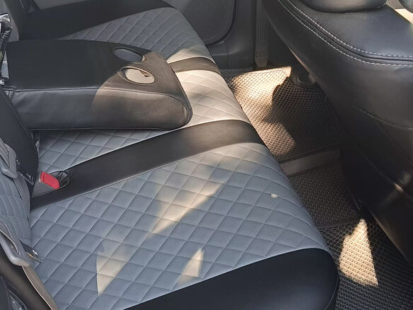 2011 Toyota Prius III (XW30), серебристый, 1150000 рублей - вид 6