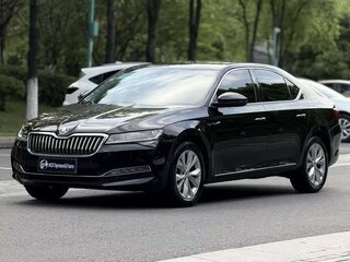 2021 Skoda Superb III Рестайлинг, чёрный, 2029000 рублей, вид 1