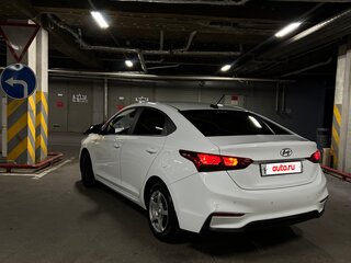 2017 Hyundai Solaris II, белый, 830000 рублей, вид 3