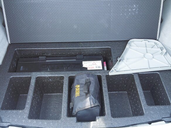 2010 Toyota Prius III (XW30), серый, 1030000 рублей - вид 28