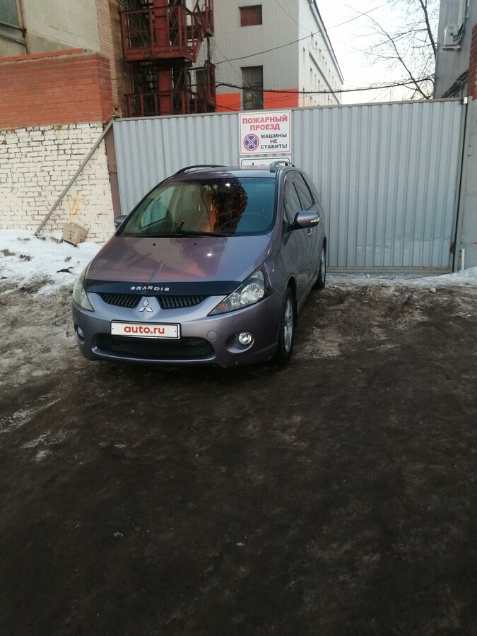 Митсубиси минивэн 2006