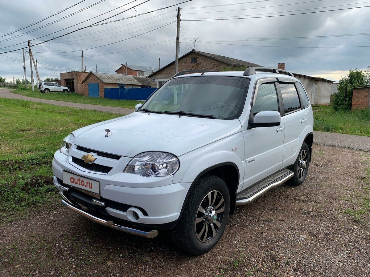 Купить б/у Chevrolet Niva I Рестайлинг 1.7 MT (80 л.с.) 4WD бензин ...