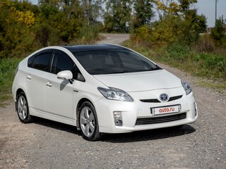 2011 Toyota Prius III Рестайлинг (XW30), белый, 1300000 рублей, вид 1