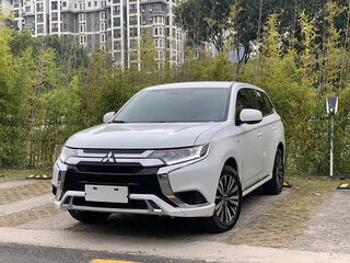 2021 Mitsubishi Outlander III Рестайлинг 3, белый, 1800000 рублей, вид 1