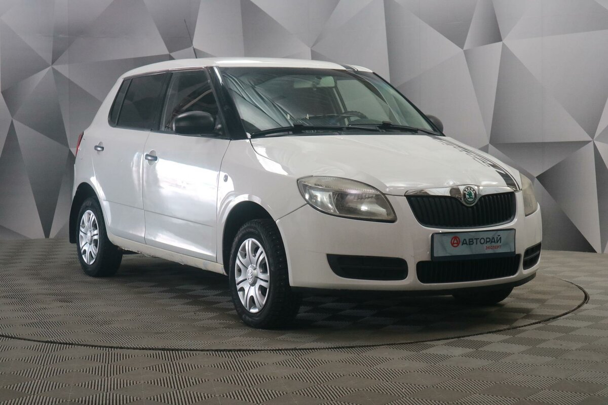 Купить б/у Skoda Fabia II 1.2 MT (70 л.с.) бензин механика в Ульяновске ...