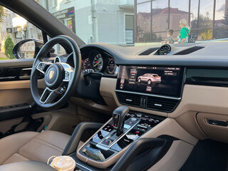 2020 Porsche Cayenne E-Hybrid Coupé III, чёрный, 7990000 рублей, вид 4