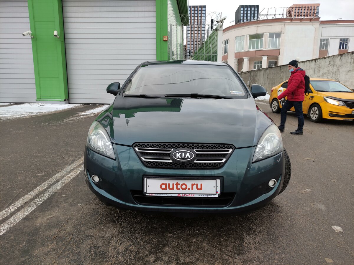 Купить б/у Kia Ceed I 2.0 AT (143 л.с.) бензин автомат в Москве ...