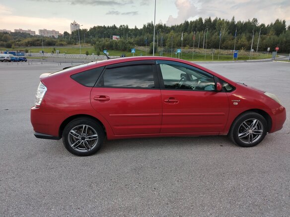 2009 Toyota Prius II Рестайлинг (XW20), красный, 920000 рублей - вид 7
