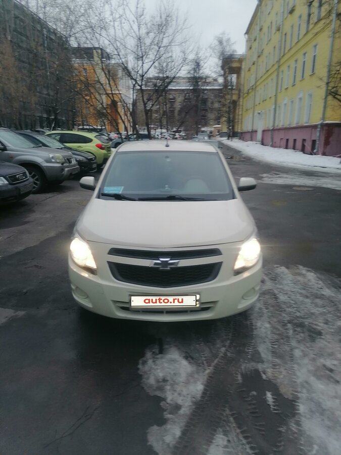Шевроле кобальт бежевый