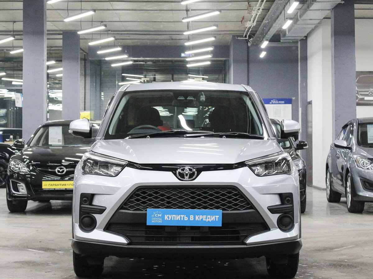 Купить б/у Toyota Raize I 1.0 CVT (98 л.с.) бензин вариатор в ...