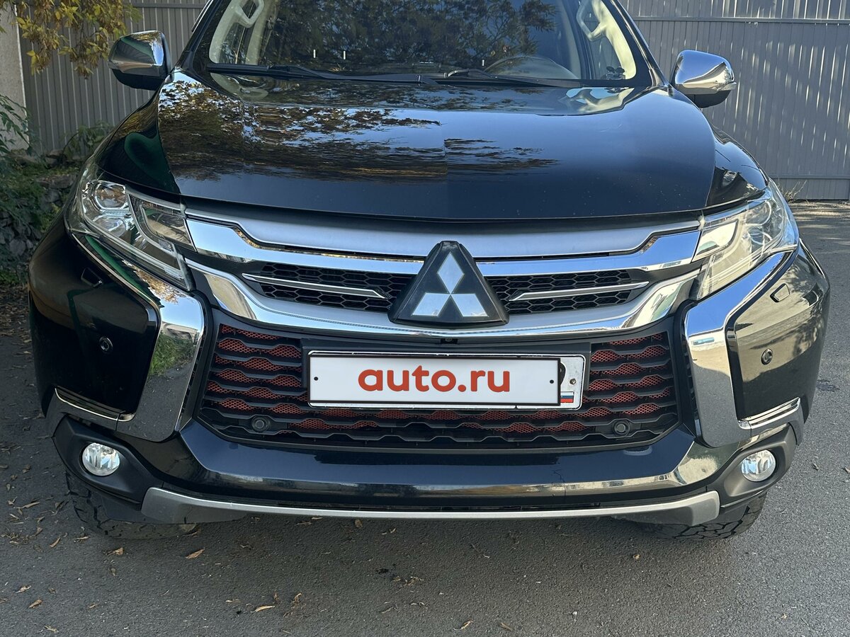 Купить б/у Mitsubishi Pajero Sport III 3.0 AT (209 л.с.) 4WD бензин ...