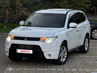 2013 Mitsubishi Outlander III, белый, 1580000 рублей, вид 1