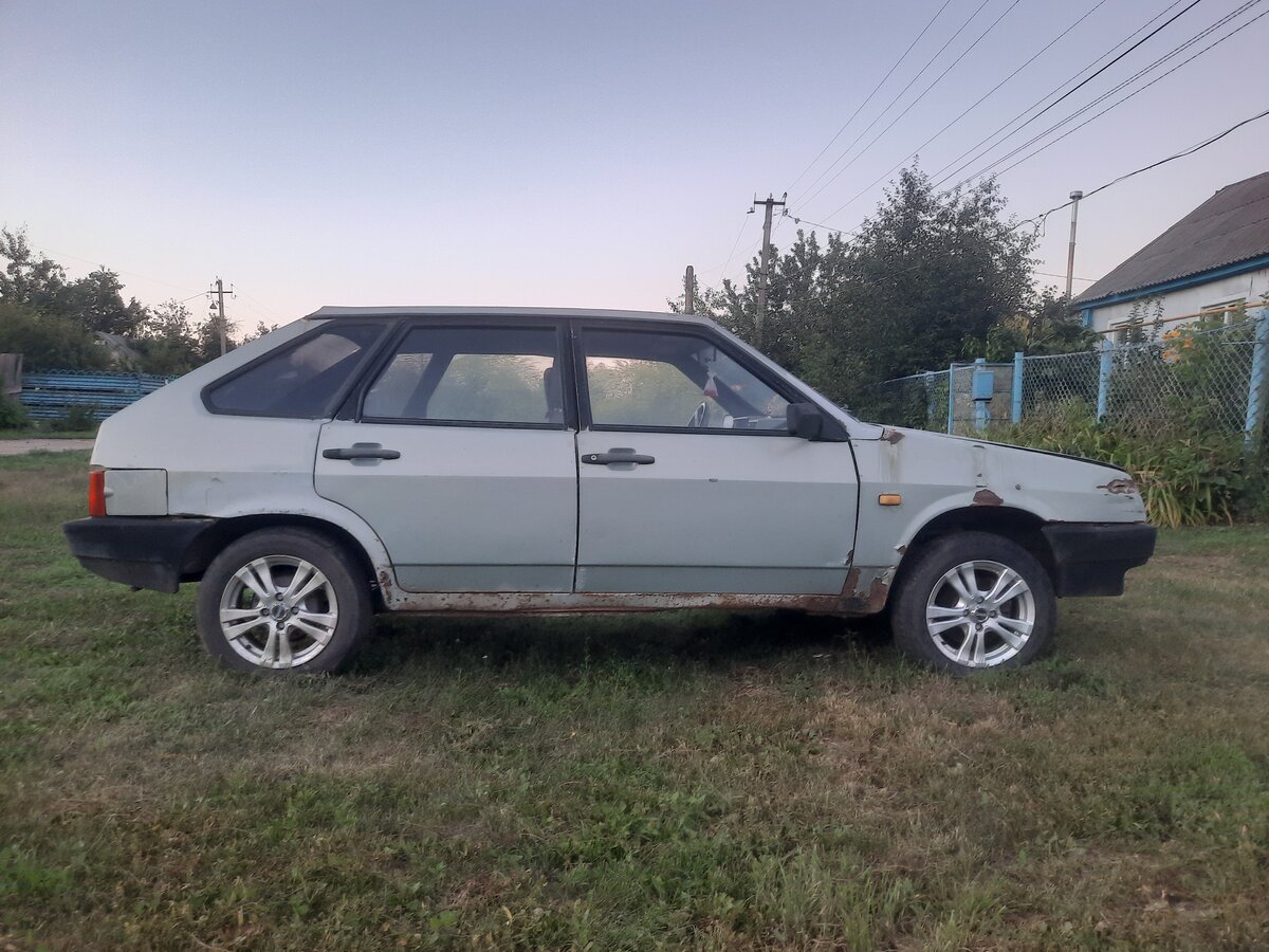 ВАЗ 2109 Спутник белая