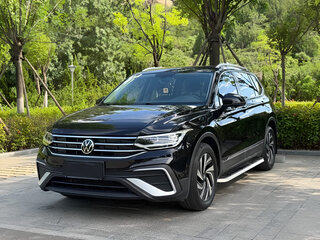 2023 Volkswagen Tiguan II Рестайлинг, чёрный, 2500000 рублей, вид 1