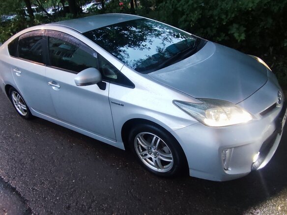 2012 Toyota Prius III Рестайлинг (XW30), серебристый, 1250000 рублей - вид 6