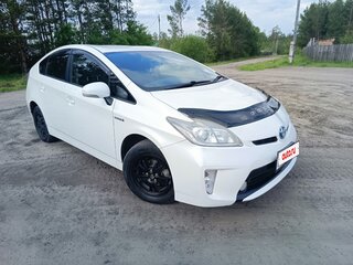 2012 Toyota Prius III Рестайлинг (XW30), белый, 1350000 рублей, вид 1