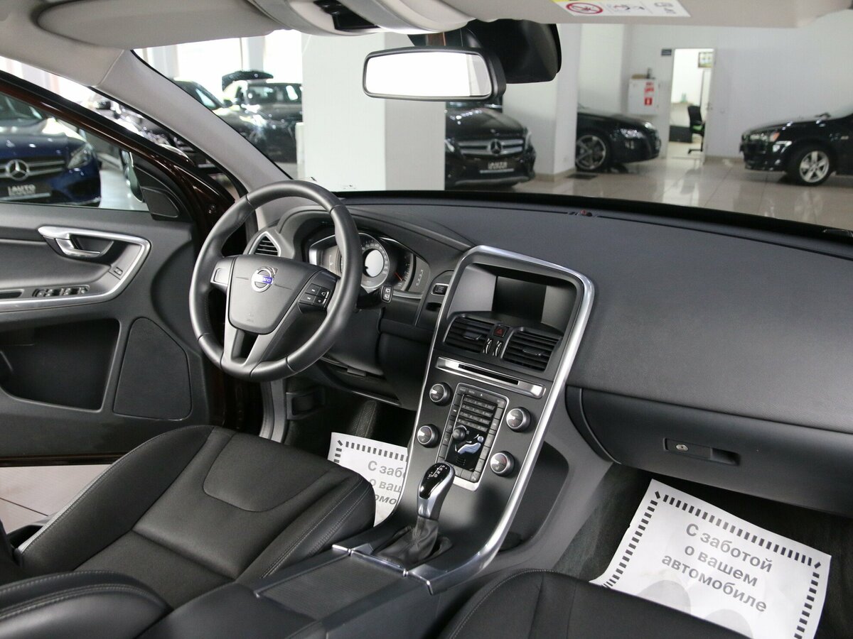 2015 Volvo XC60 I Рестайлинг, коричневый, 1599000 рублей - вид 8