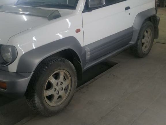 Митсубиси 3 дверный внедорожник