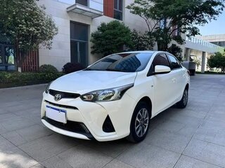 2021 Toyota Yaris L XP150 Рестайлинг, белый, 1170000 рублей, вид 1