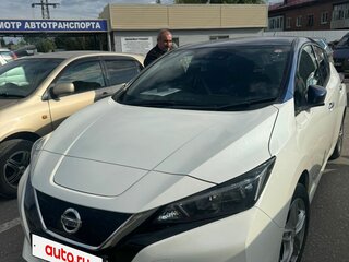 2018 Nissan Leaf II (ZE1), белый, 1350000 рублей, вид 1