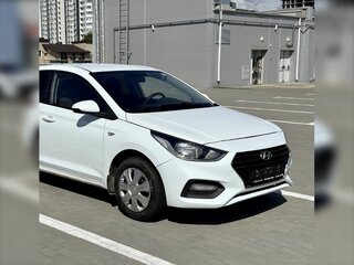 2018 Hyundai Solaris II, белый, 580000 рублей, вид 1