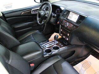 2015 Nissan Pathfinder IV, серебристый, 2500000 рублей, вид 1