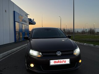 2015 Volkswagen Polo V, коричневый, 645000 рублей, вид 1