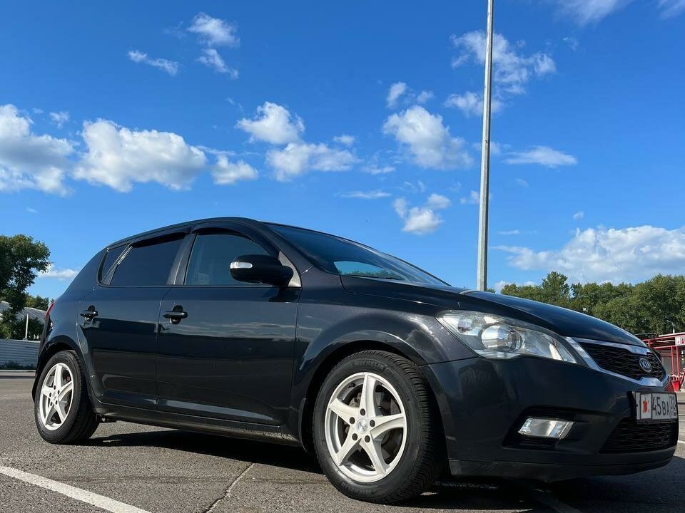 Купить б/у Kia Ceed I Рестайлинг 1.6 AT (122 л.с.) бензин автомат в ...
