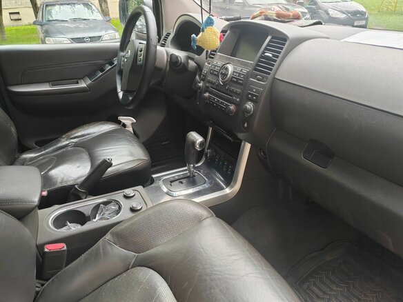 2010 Nissan Pathfinder III Рестайлинг, белый, 1400000 рублей - вид 5