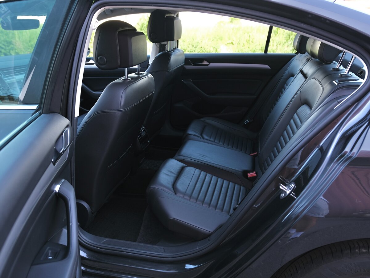 VOLKSWAGEN PASSAT - фото 15