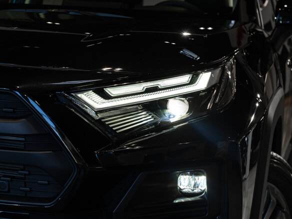 2025 Toyota RAV4 V (XA50), чёрный - вид 9