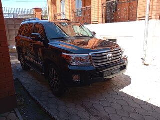 2015 Toyota Land Cruiser 200 Series Рестайлинг 1, чёрный, 5500000 рублей, вид 1