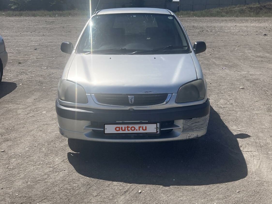 Тойота раум 2000 года