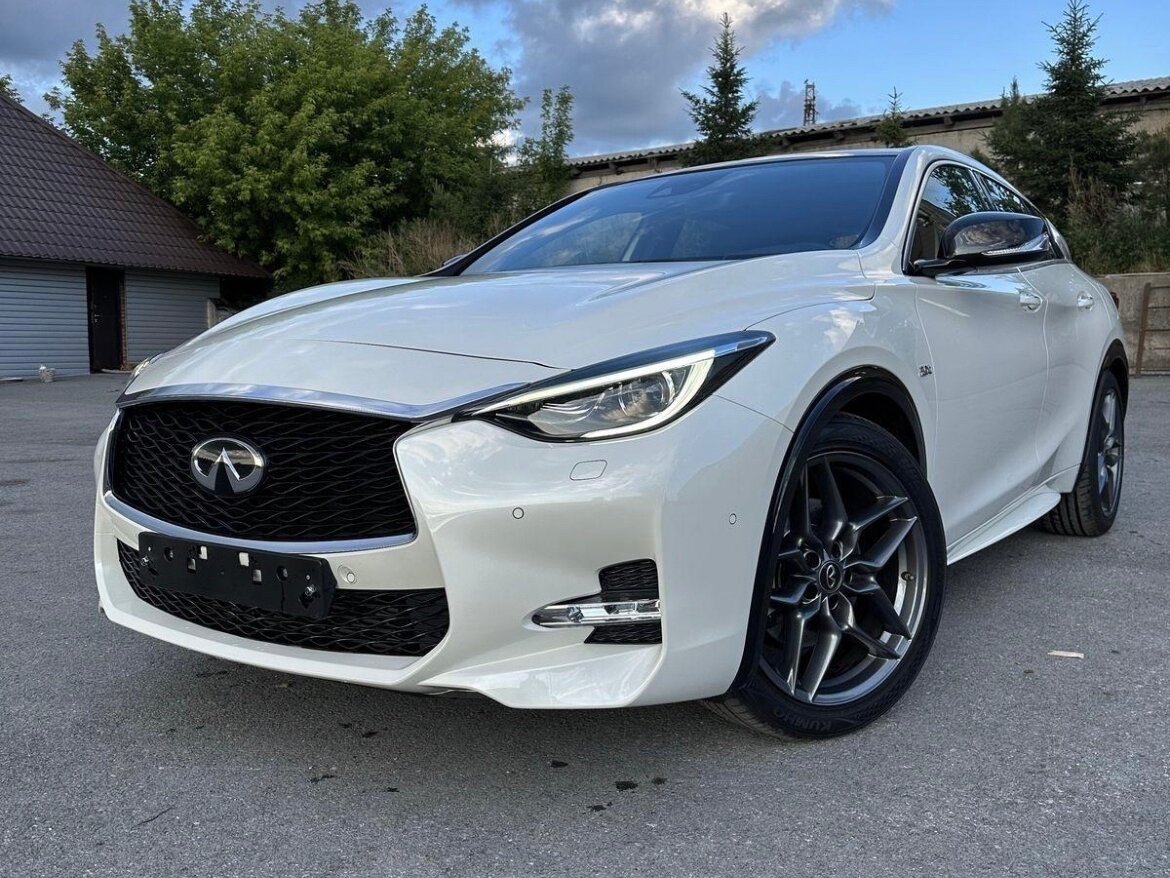 Купить б/у Infiniti Q30 2015-2019 2.0 AMT (211 л.с.) бензин робот в ...