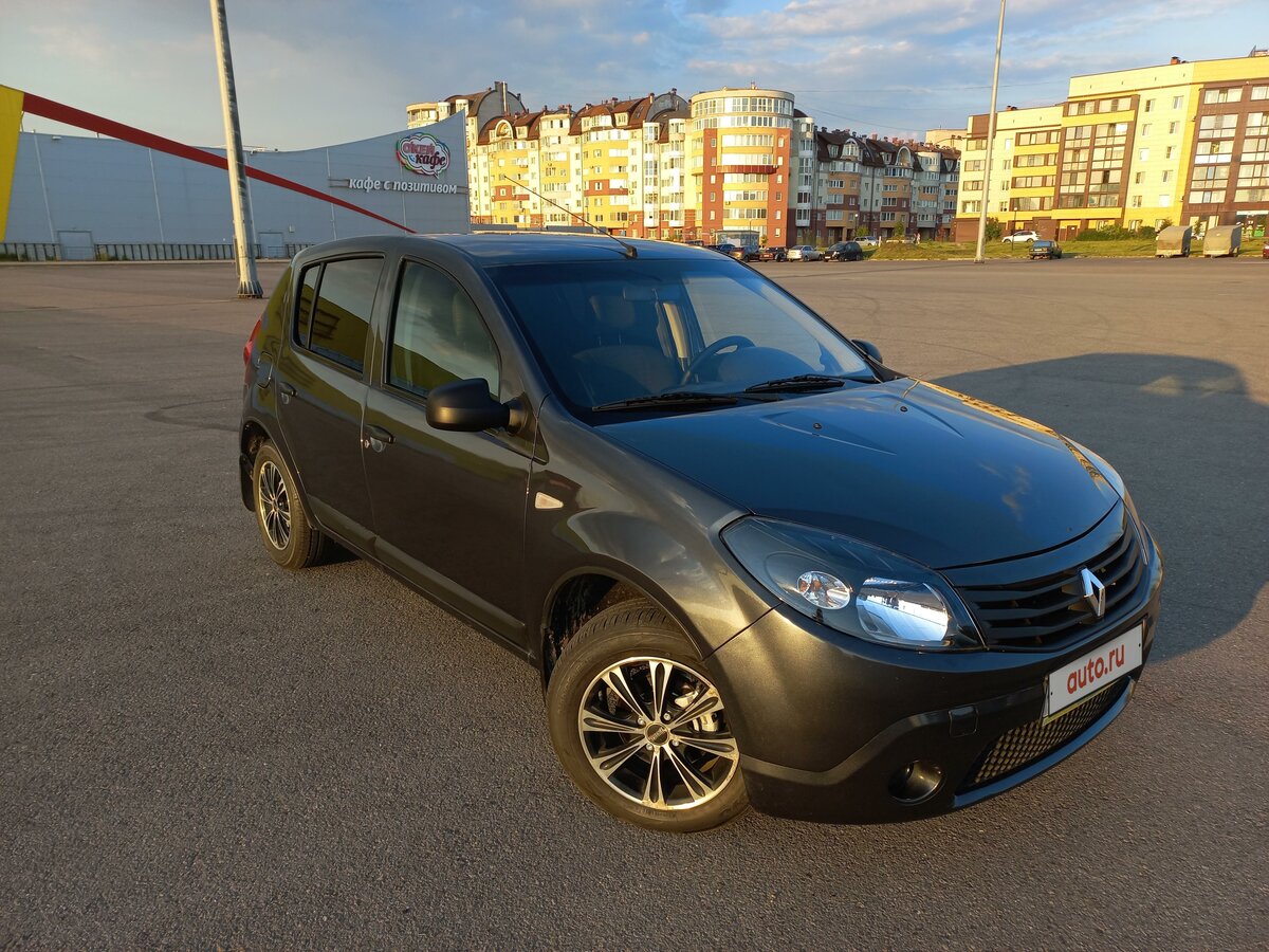 Купить б/у Renault Sandero I 1.6 MT (103 л.с.) бензин механика в ...