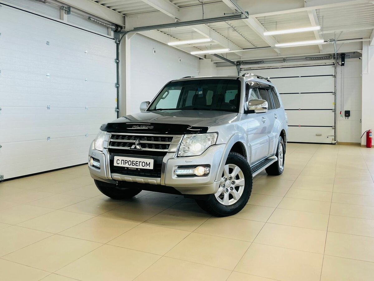 Купить б/у Mitsubishi Pajero IV Рестайлинг 2 3.0 AT (174 л.с.) 4WD ...
