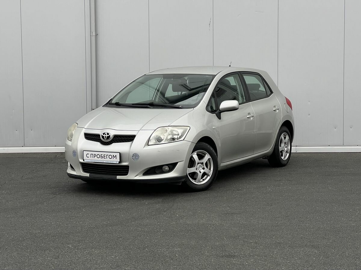 Купить б/у Toyota Auris I 1.3 MT (101 л.с.) бензин механика в ...
