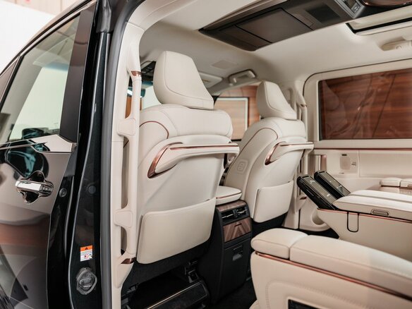 2025 Lexus LM 350h II, чёрный, 15450000 рублей - вид 20