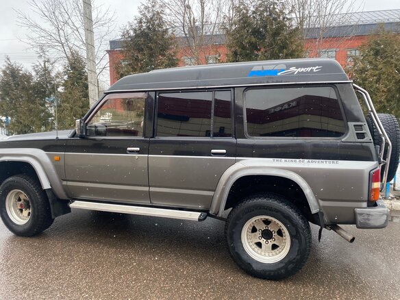 1992 Nissan Safari IV (Y60), чёрный - вид 2