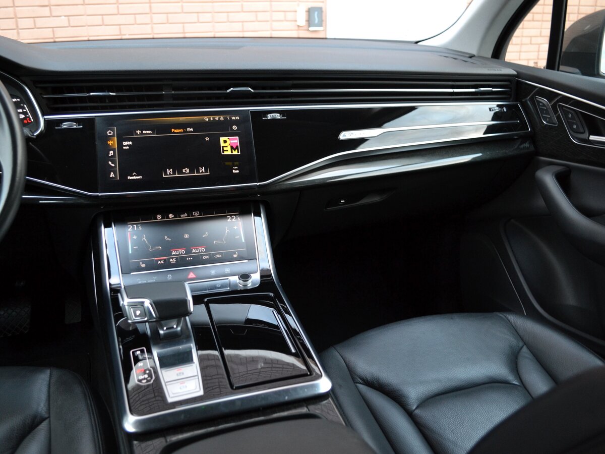 AUDI Q7 - фото 10