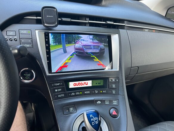 2010 Toyota Prius III (XW30), серебристый, 1050000 рублей - вид 15