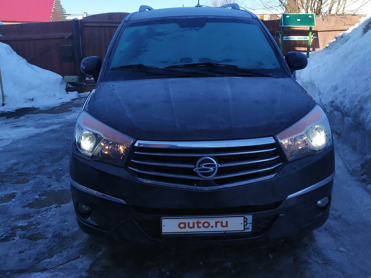 Купить б/у SsangYong Korando Turismo I 2.2d AT (178 л.с.) 4WD дизель ...