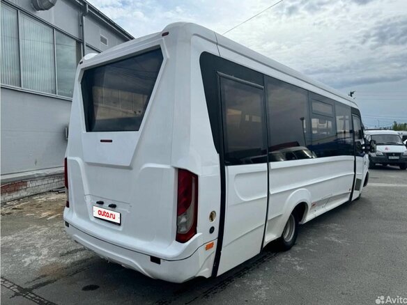 2016 Iveco Daily, белый, 2200000 рублей - вид 2