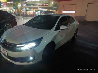 2017 Citroen C4 II Рестайлинг, белый, 1199000 рублей, вид 4