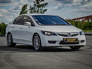 2010 Honda Civic VIII Рестайлинг, белый, 920000 рублей, вид 1